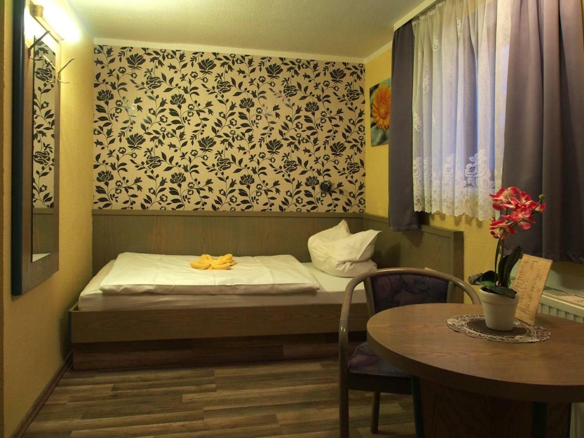 Pension Ottendorf-Okrilla Ngoại thất bức ảnh